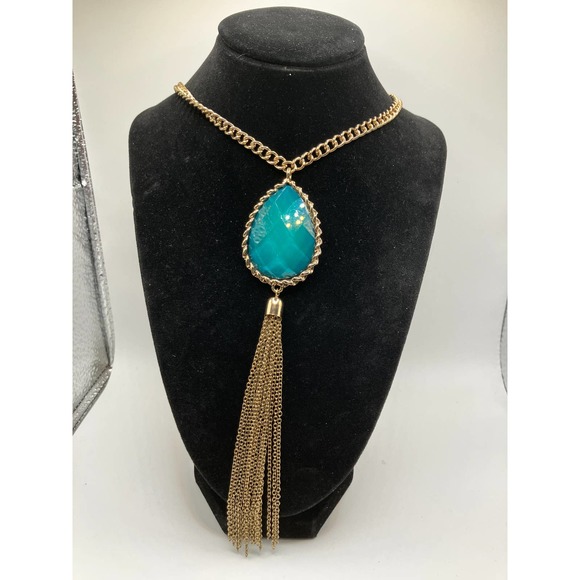 Green Teardrop Pendant Tassels Gold-Tone Chain Necklace! - Picture 2 of 10